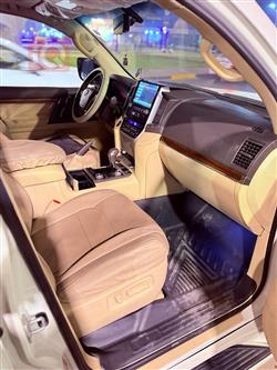 تۆیۆتا لاند کروزەر